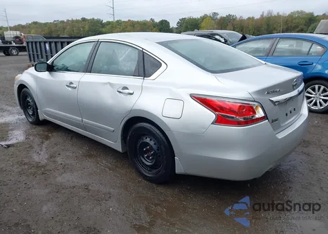 2015 Nissan Altima 2.5 S z USA, uszkodzony, nr VIN 1N4AL3AP4FC262142